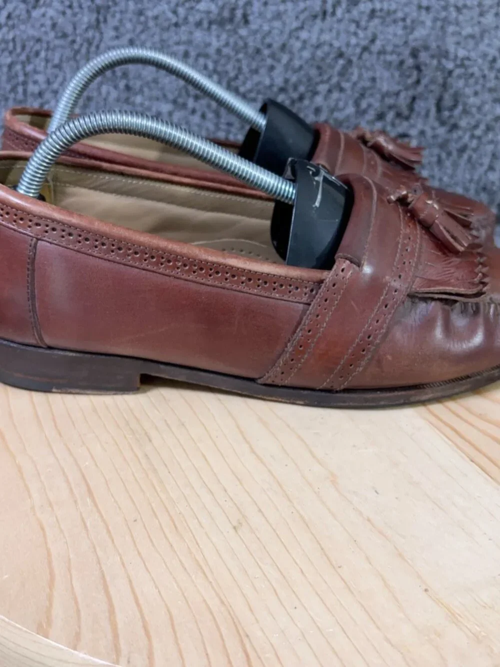 GH Bass Weejuns Loafers Frazier Men Size 9.5 Brown Leather Slip On Kiltie Tassle